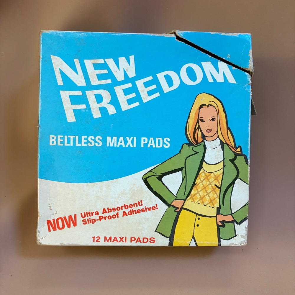 Vintage 1974 New Freedom Beltless Maxi Pads 3ct Prop Kimberly-Clark 70s Box Ad